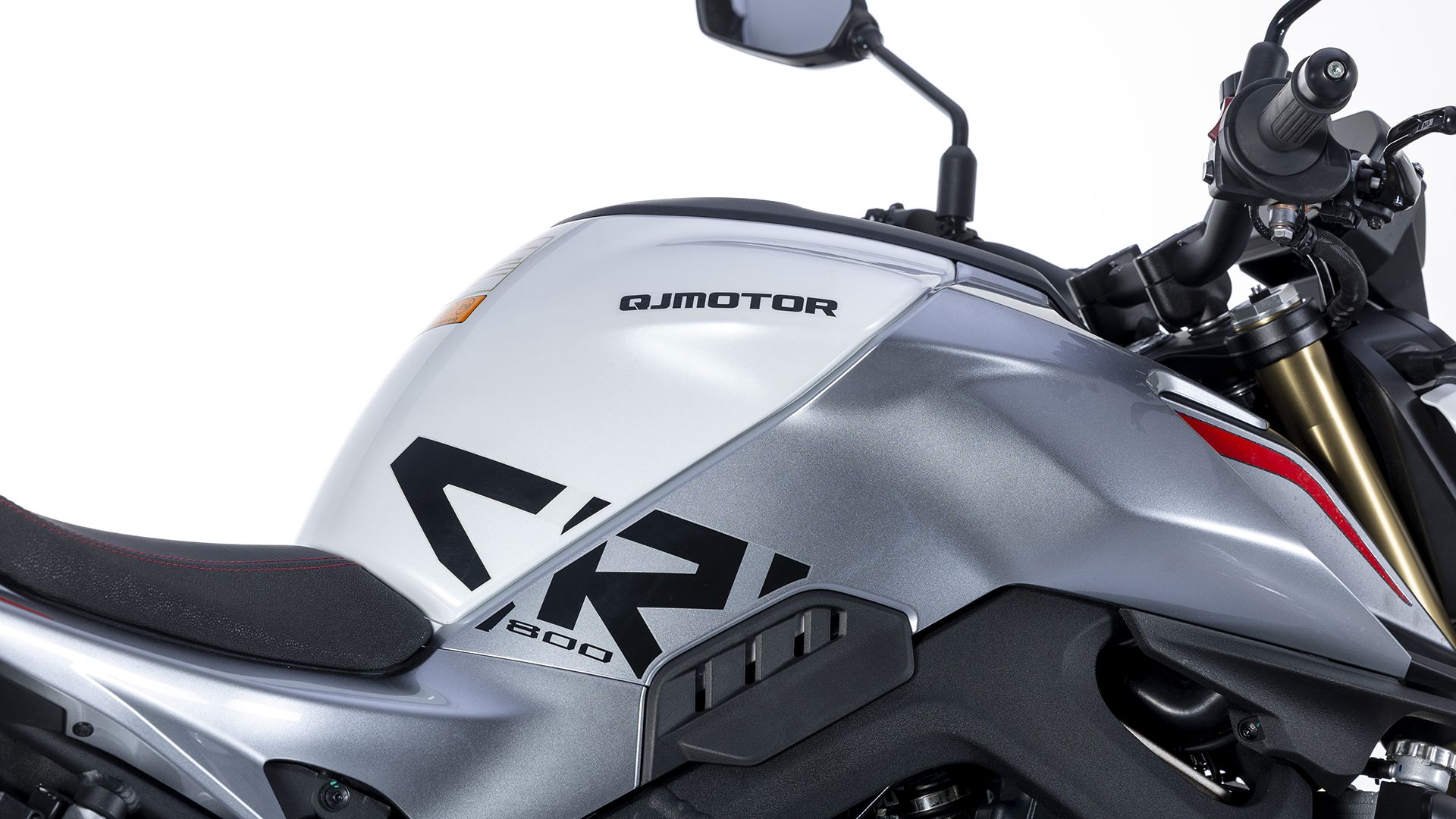 QJMotor SRK800 2026 Detalles (6)