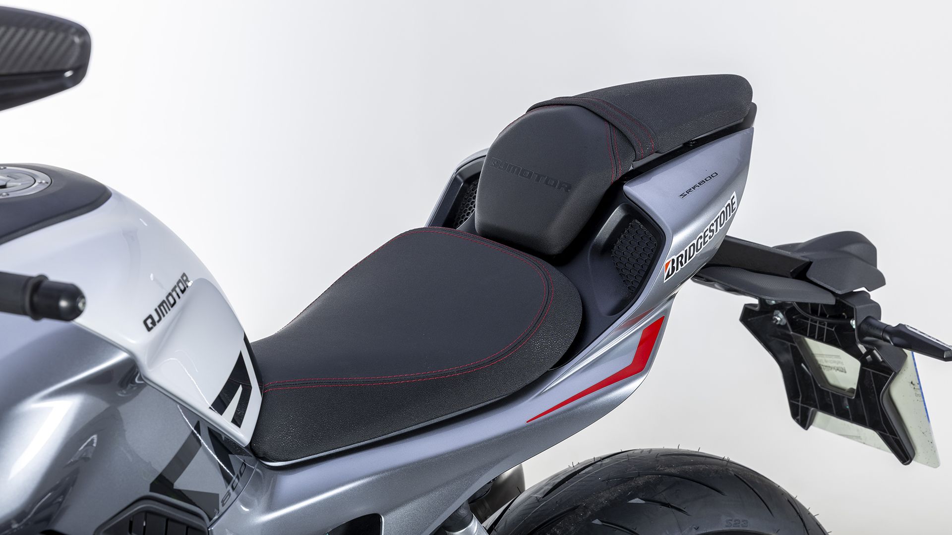 QJMotor SRK800 2026 Detalles (16)