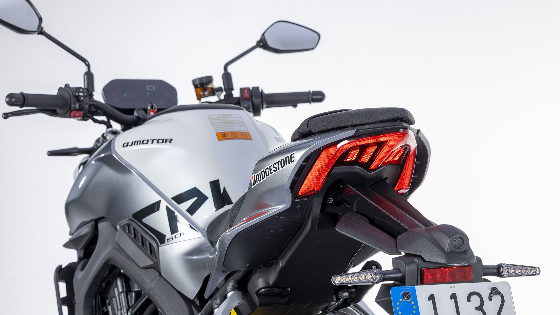 QJMotor SRK800 2026 Detalles (19)