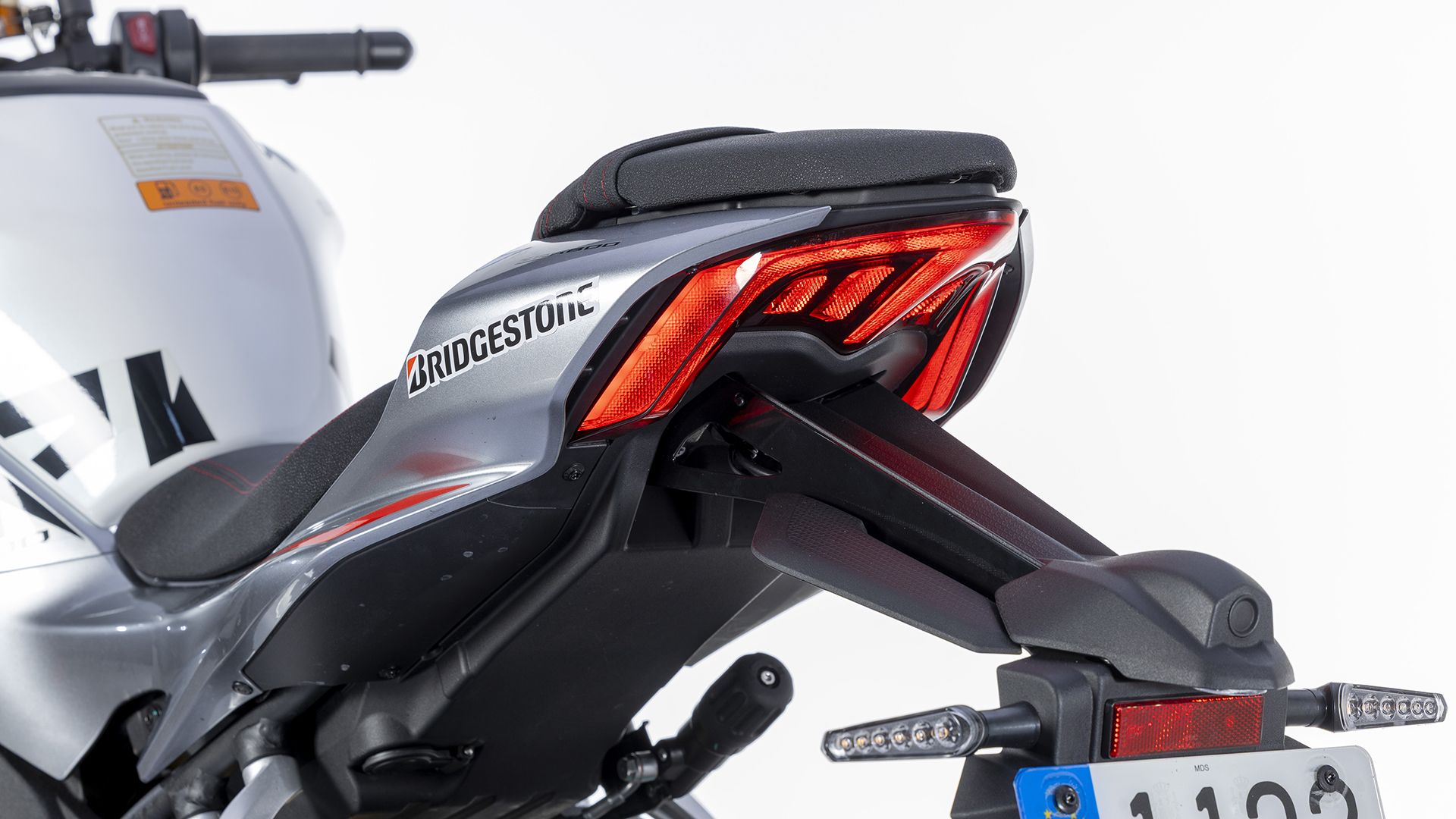 QJMotor SRK800 2026 Detalles (20)