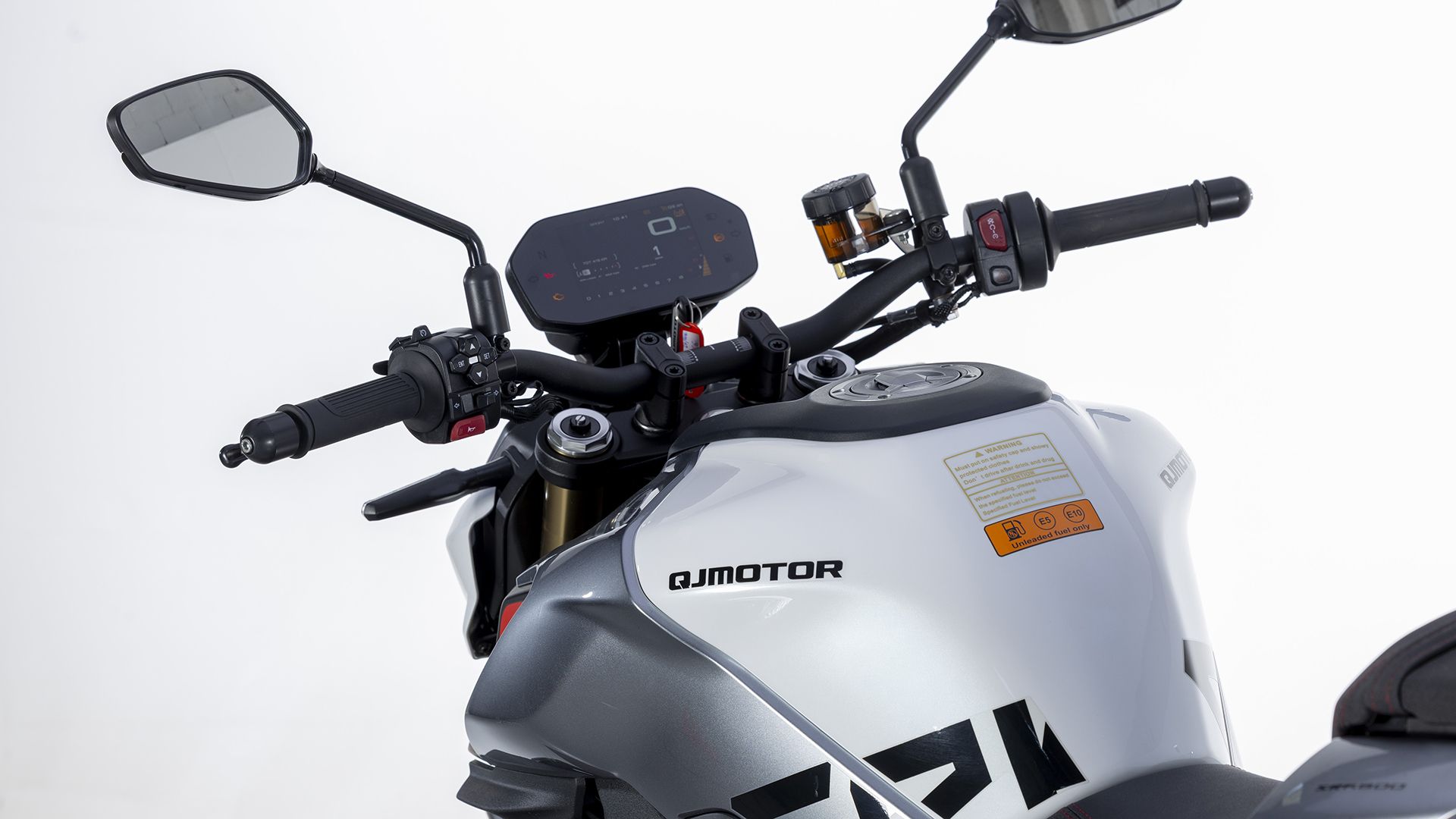 QJMotor SRK800 2026 Detalles (21)