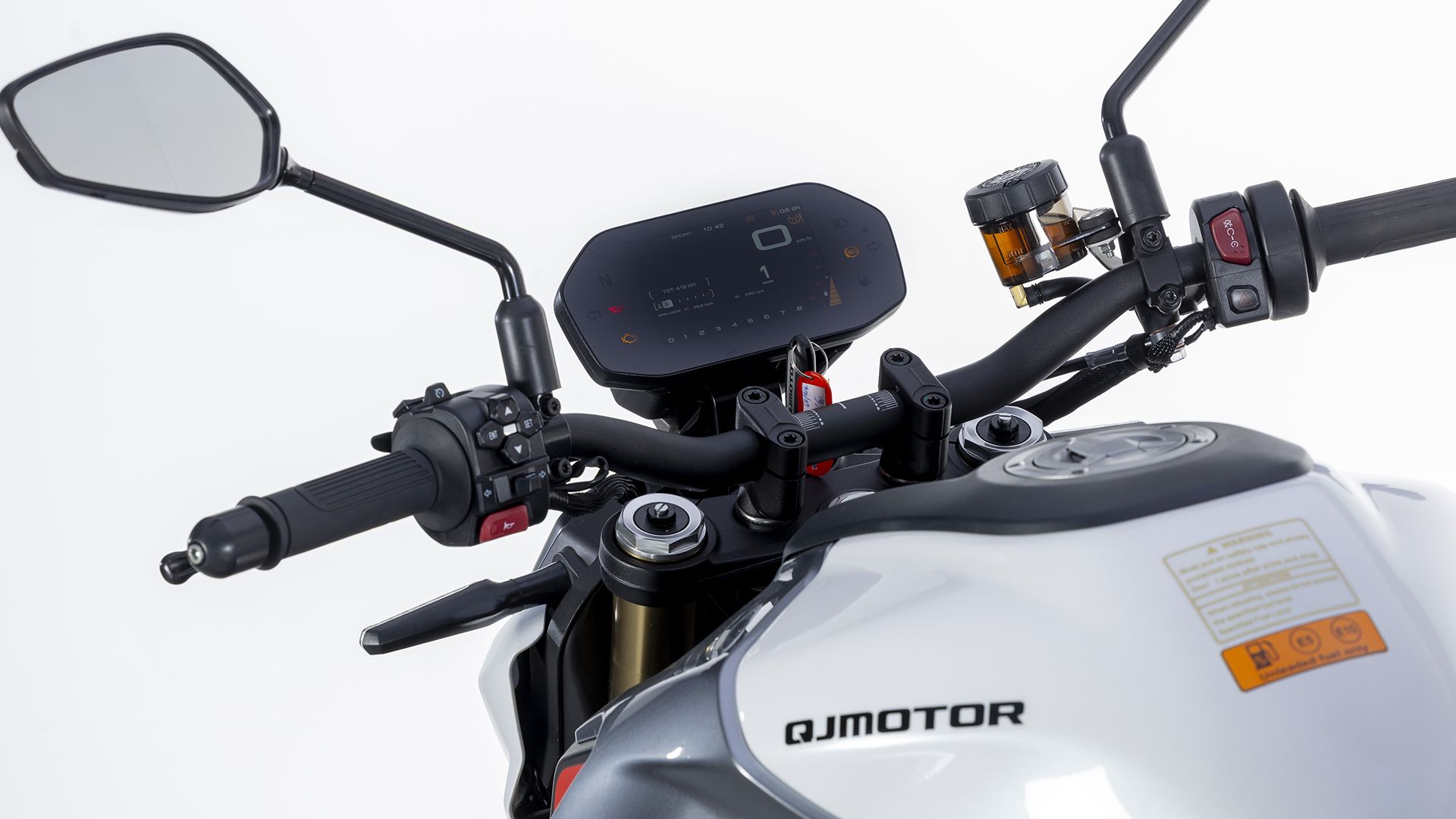 QJMotor SRK800 2026 Detalles (22)