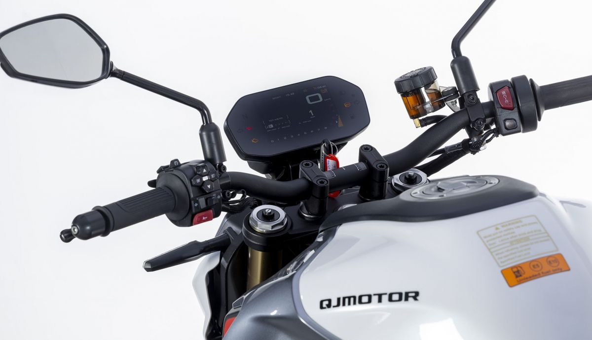 QJMotor SRK800 2026 Detalles (22)