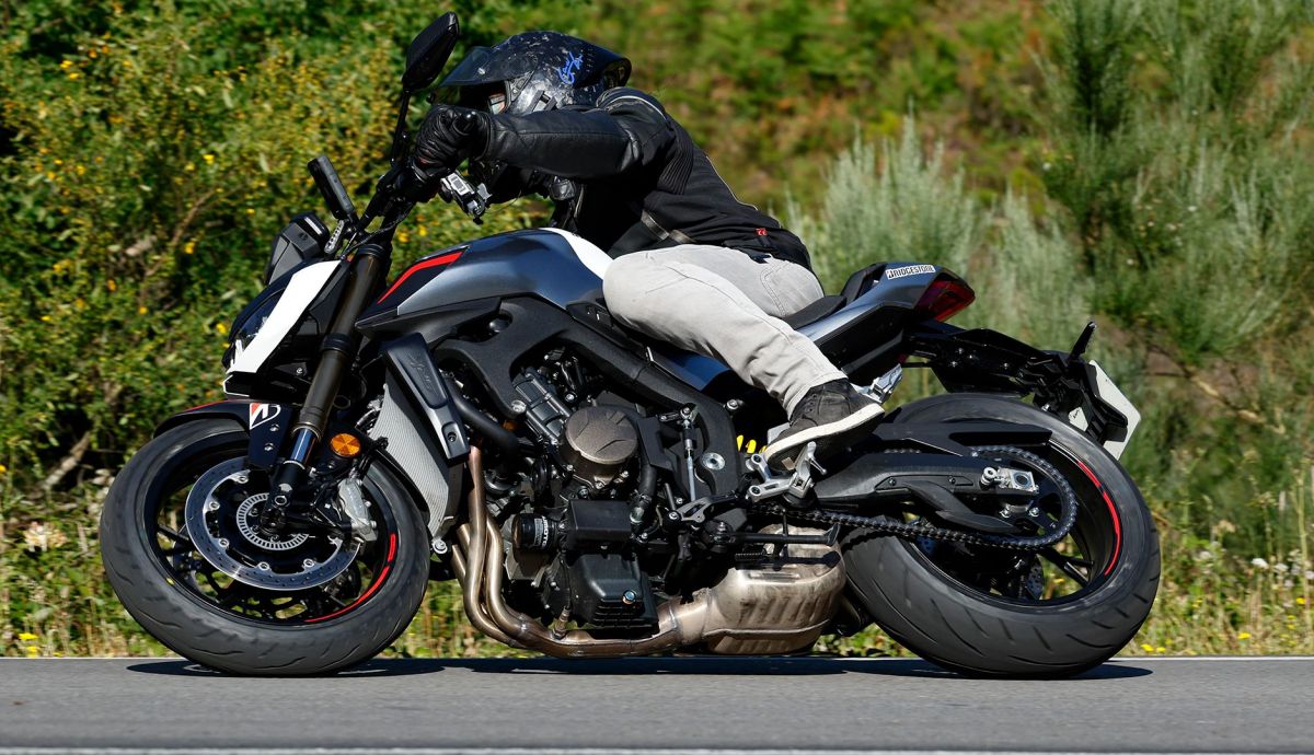 QJMotor SRK800 2026 Accion (2)