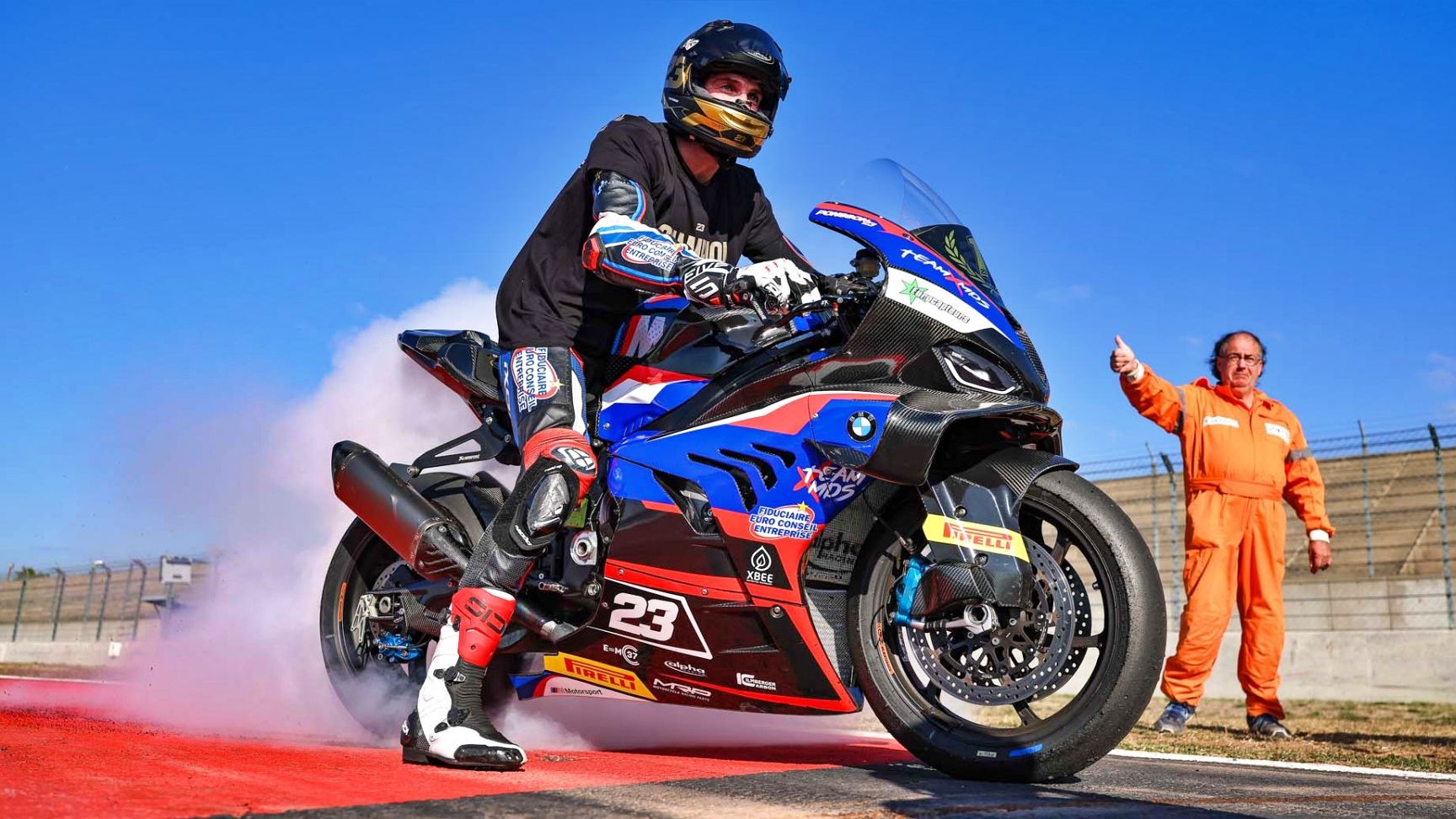 Chris Ponsson celebra su título del France Superbike 2026