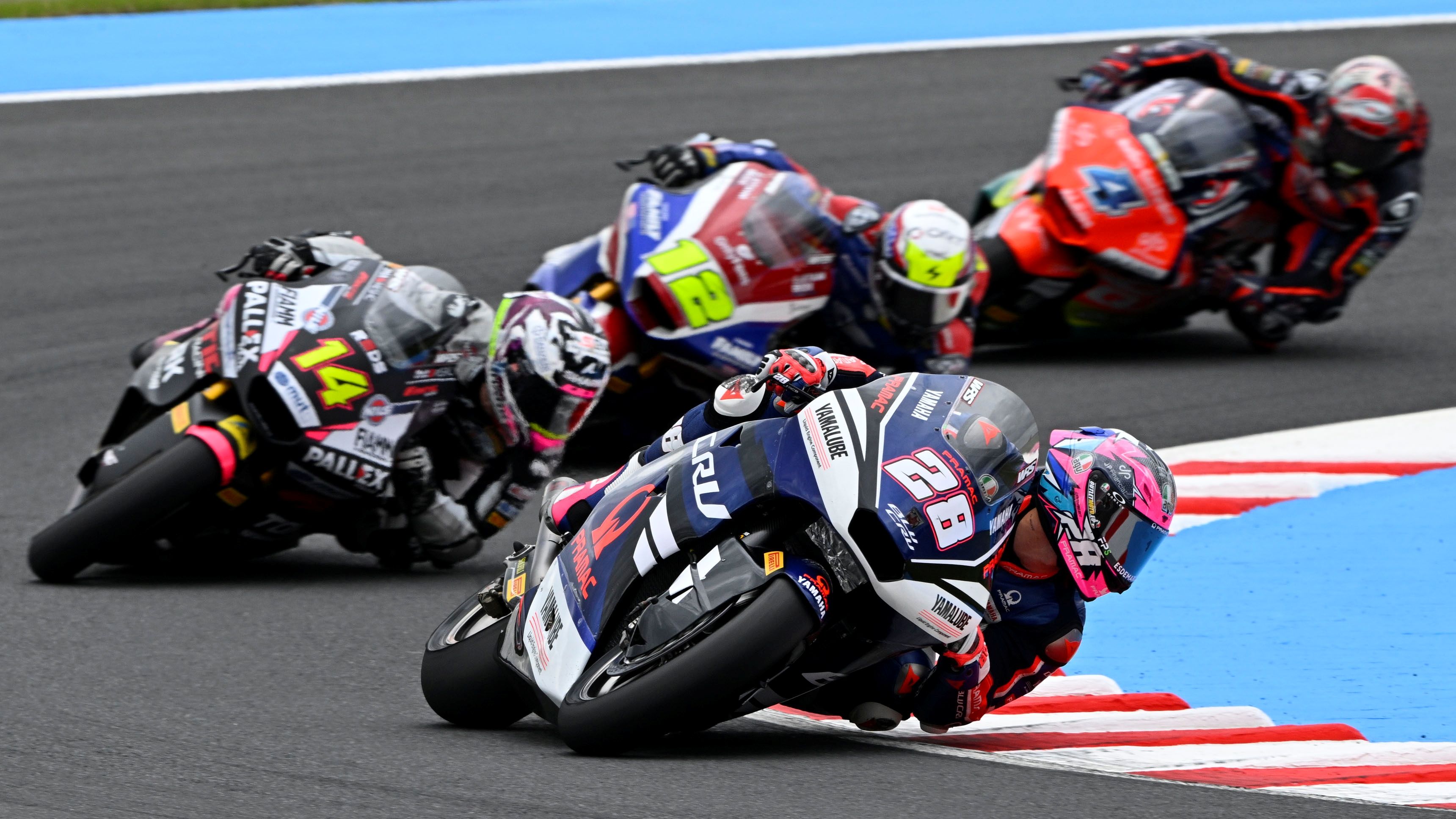 Izan Guevara se va de Tony Arbolino, Filip Salac e Iván Ortolá, Moto2 Japón 2026