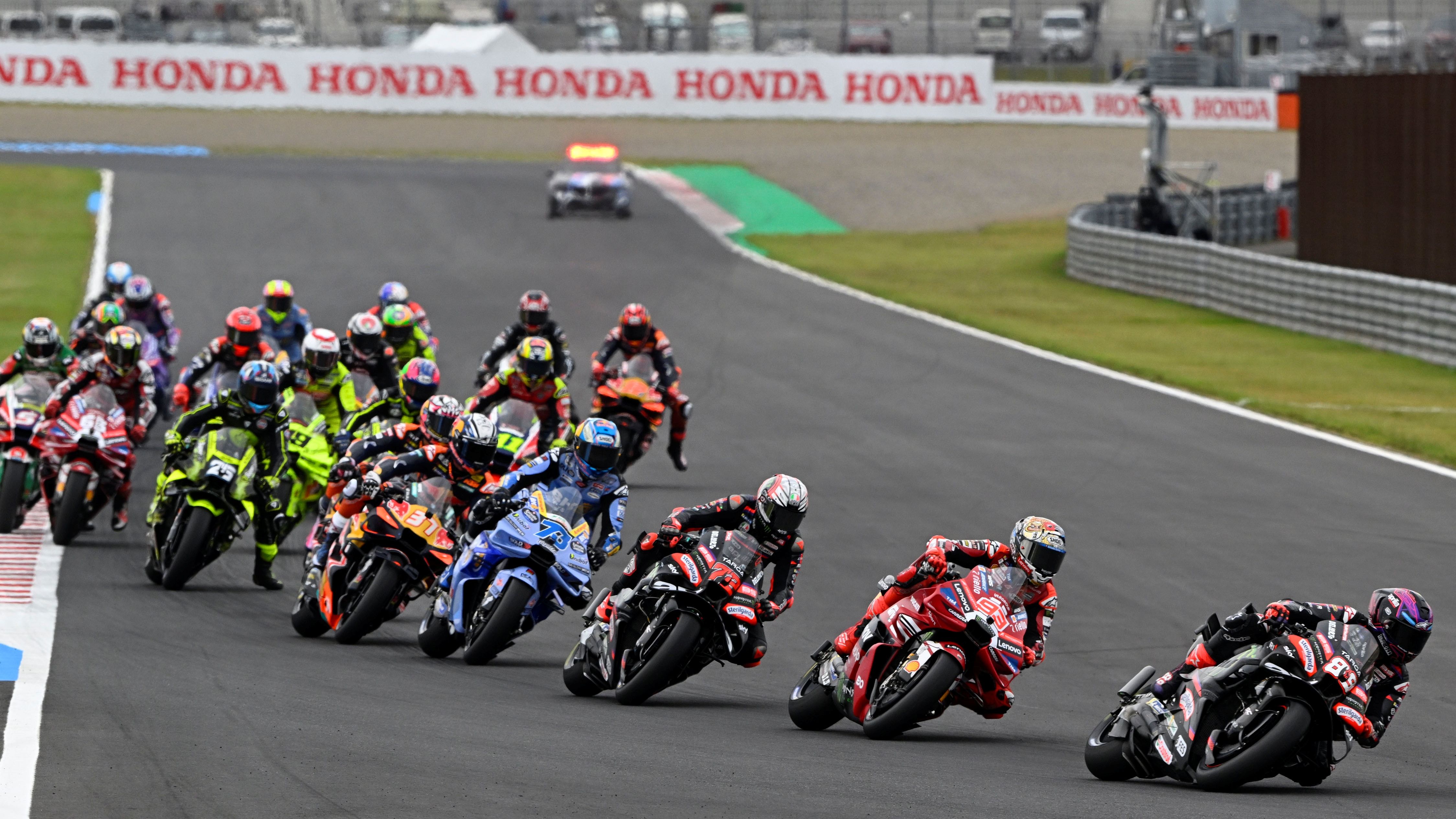 Jorge Martín lidera en la salida ante Marc Márquez, Marco Bezzecchi y Álex Márquez, MotoGP Japón 2026