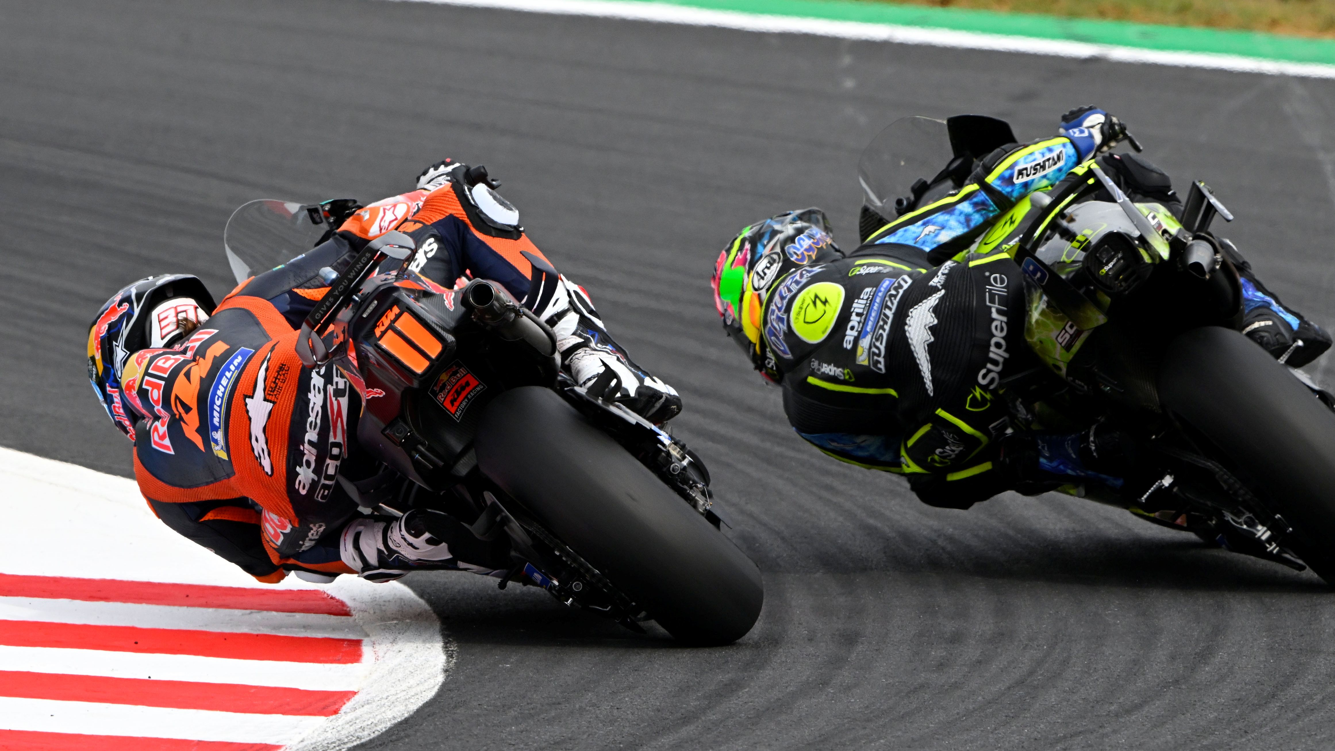 Pedro Acosta adelanta a Ai Ogura, MotoGP Japón 2026