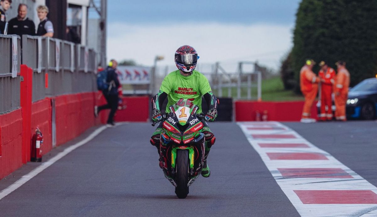 Marley MacKenzie es el campeón del National Junior Sportbike en el BSB 2026