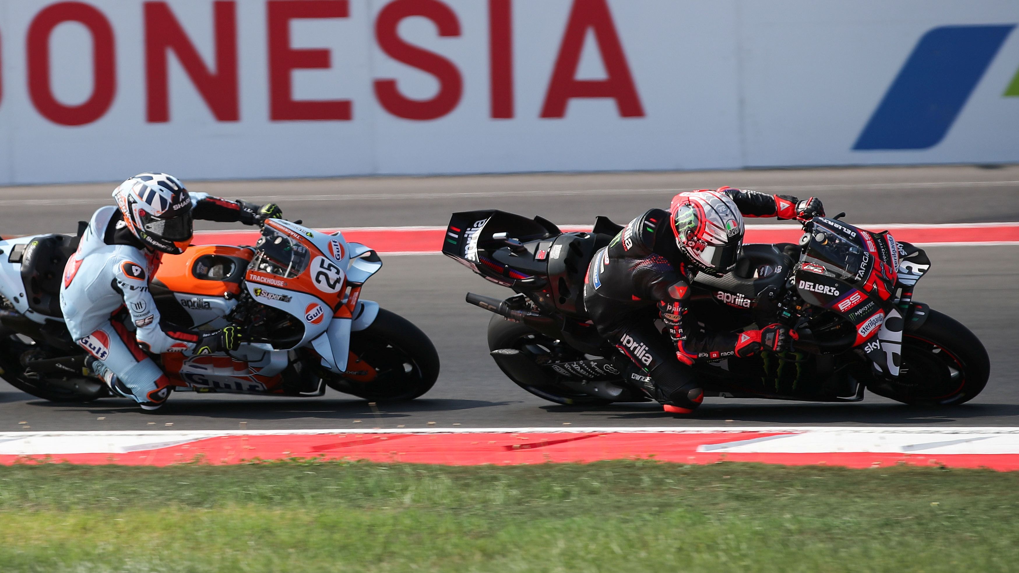 Marco Bezzecchi ha ganado en Mandalika ante Raúl Fernández