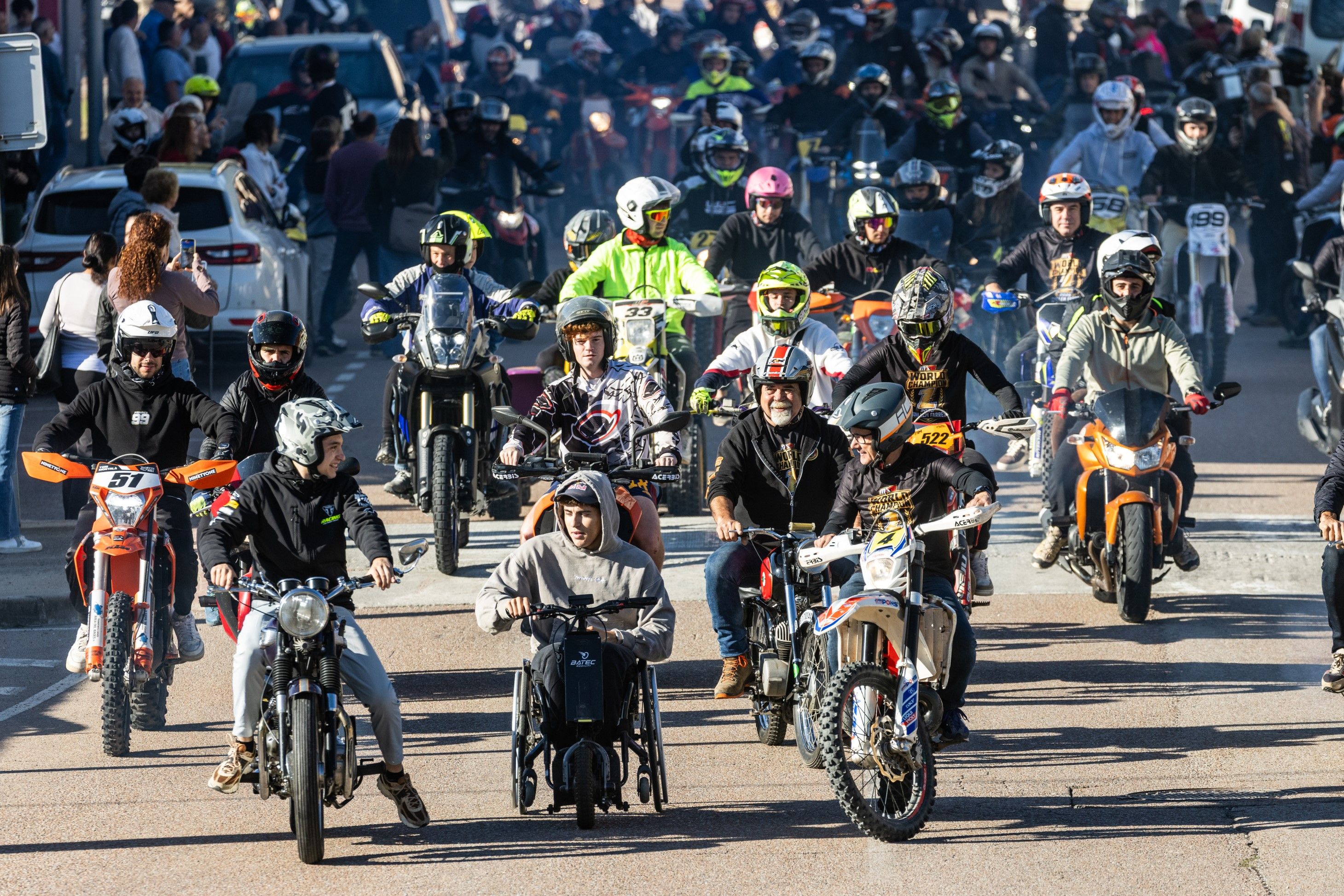 Guillem Farrés vive el recibimiento de su pueblo Balsareny, tras su título de Campeón del Mundo MX2
