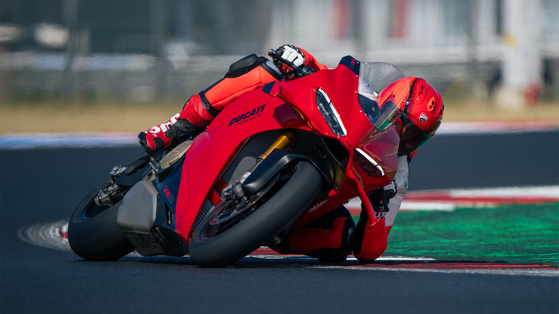 Ducati presenta la nueva Panigale V4 2027: 218 CV, más tecnología de MotoGP y mejoras en circuito