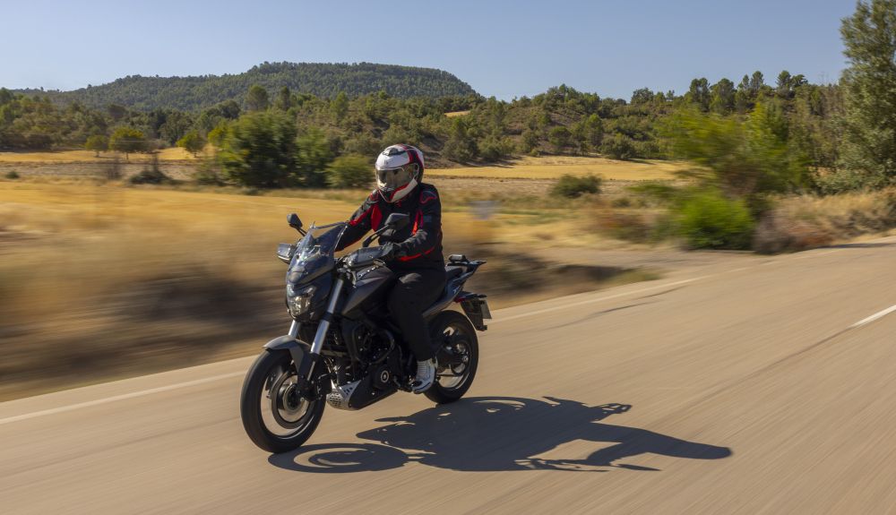 Bajaj Dominar 400 4