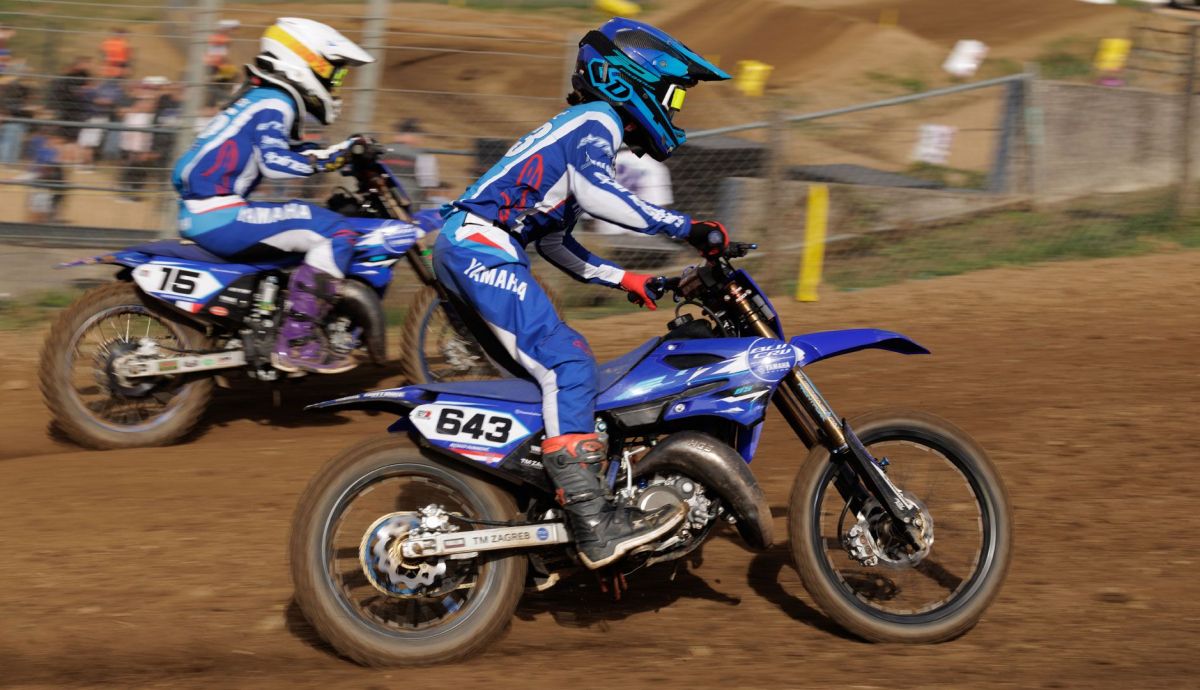 Yamaha bLU cRU (2)