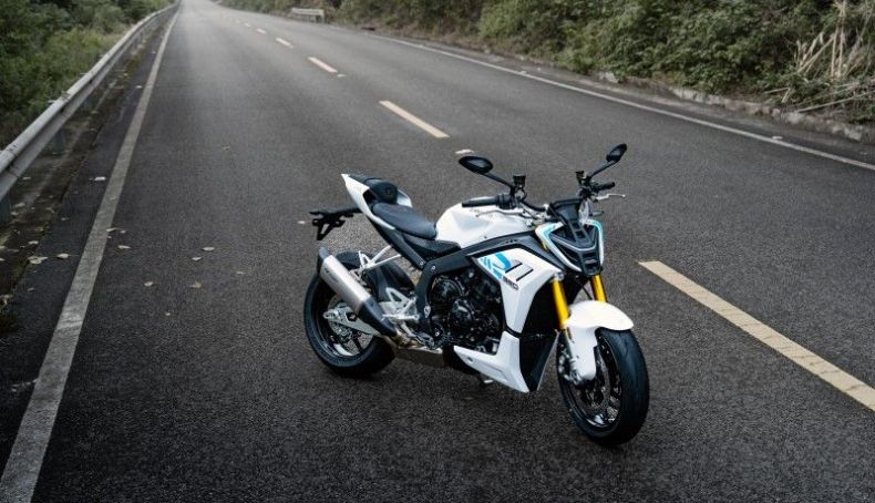 820R (1)
