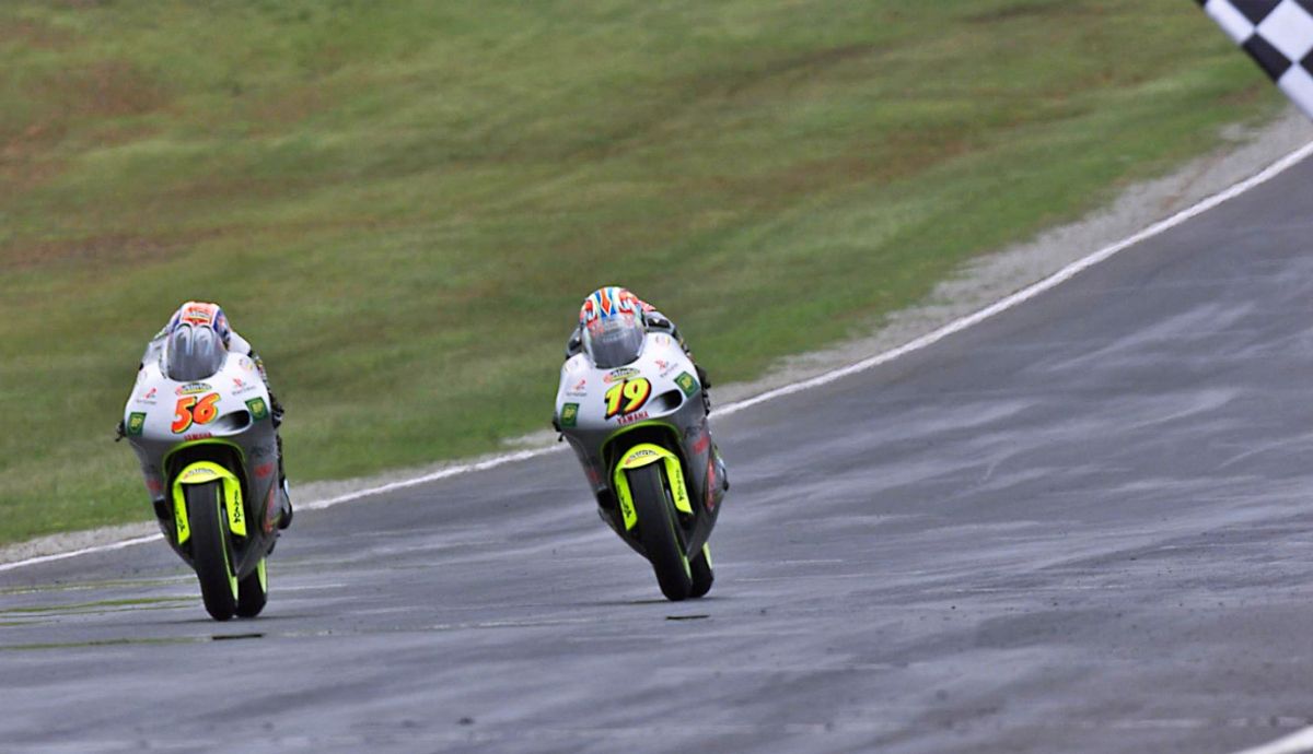 Olivier Jacque se llevó ante Shinya Nakano el título más apretado de la historia en 250cc en Phillip Island 2000