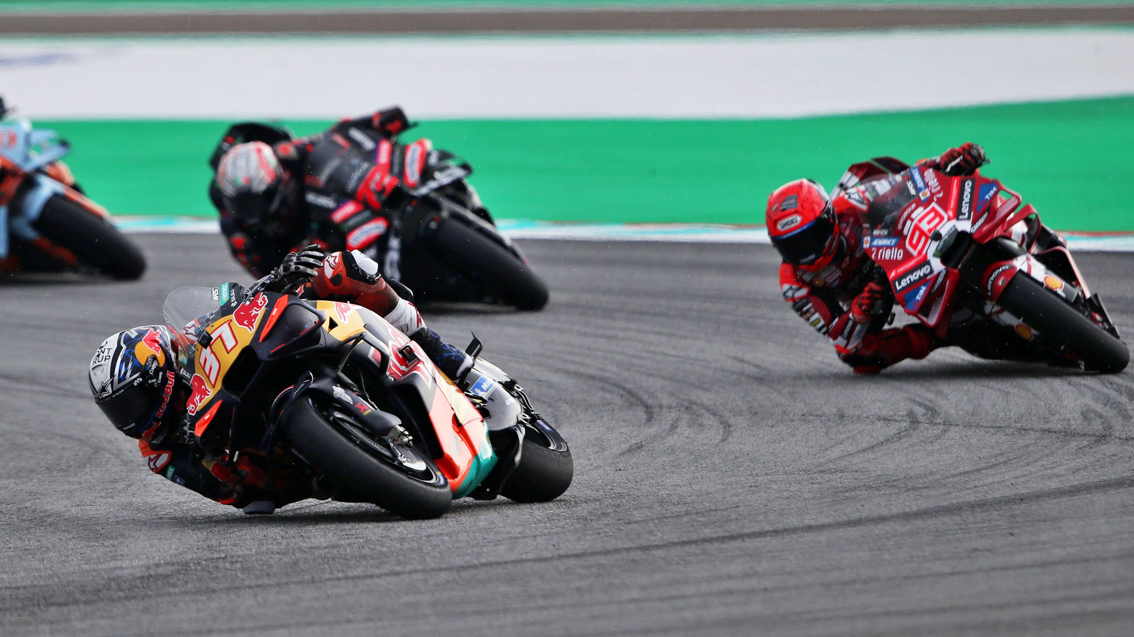 Pedro Acosta ha ganado el Sprint de Sepang ante Marc Márquez y Marco Bezzecchi
