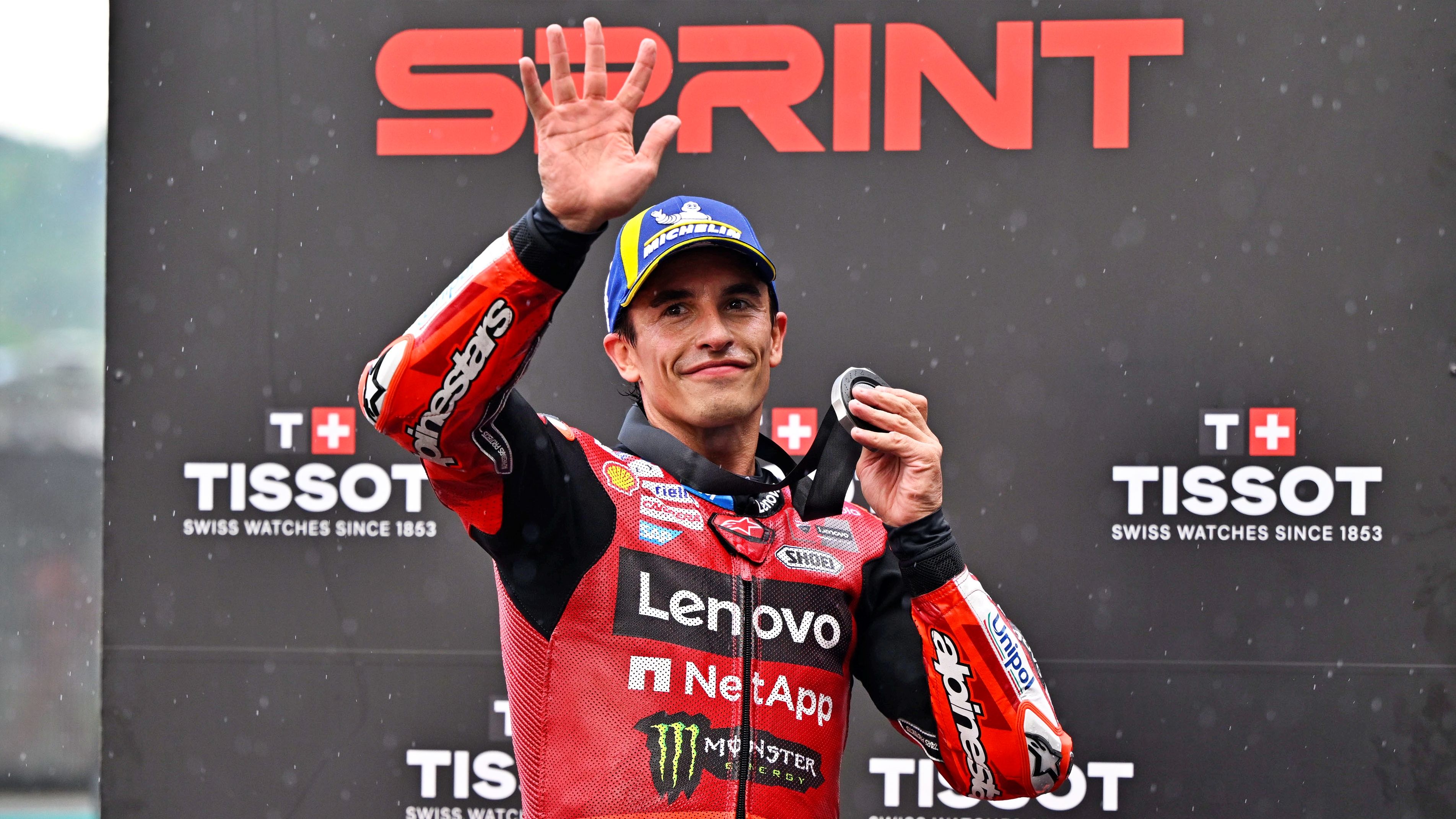 Marc Márquez en el podio del Sprint de Sepang