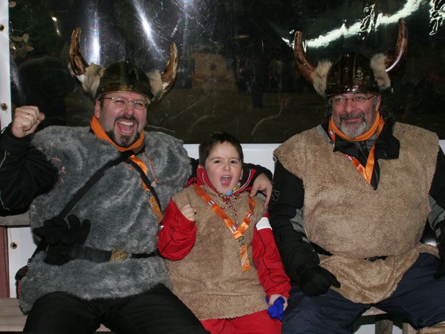 Imagen de Galeria de Pingüinos 2008: Desfile de antorchas