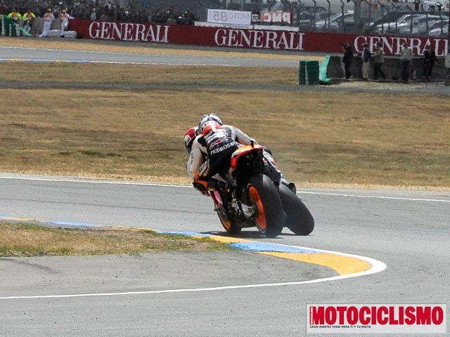 Caída de Dani Pedrosa con Marco Simoncelli en el GP de Francia 2011