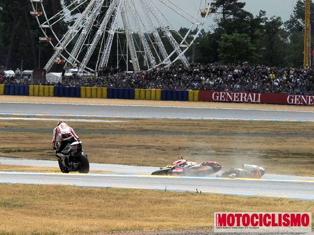 Caída de Dani Pedrosa con Marco Simoncelli en el GP de Francia 2011
