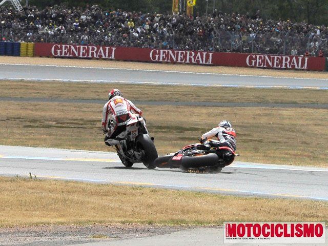 Caída de Dani Pedrosa con Marco Simoncelli en el GP de Francia 2011