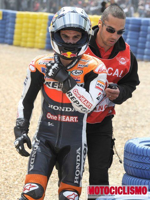 Caída de Dani Pedrosa con Marco Simoncelli en el GP de Francia 2011