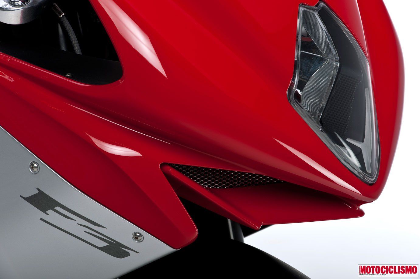 mv-agusta-f3-2011-02