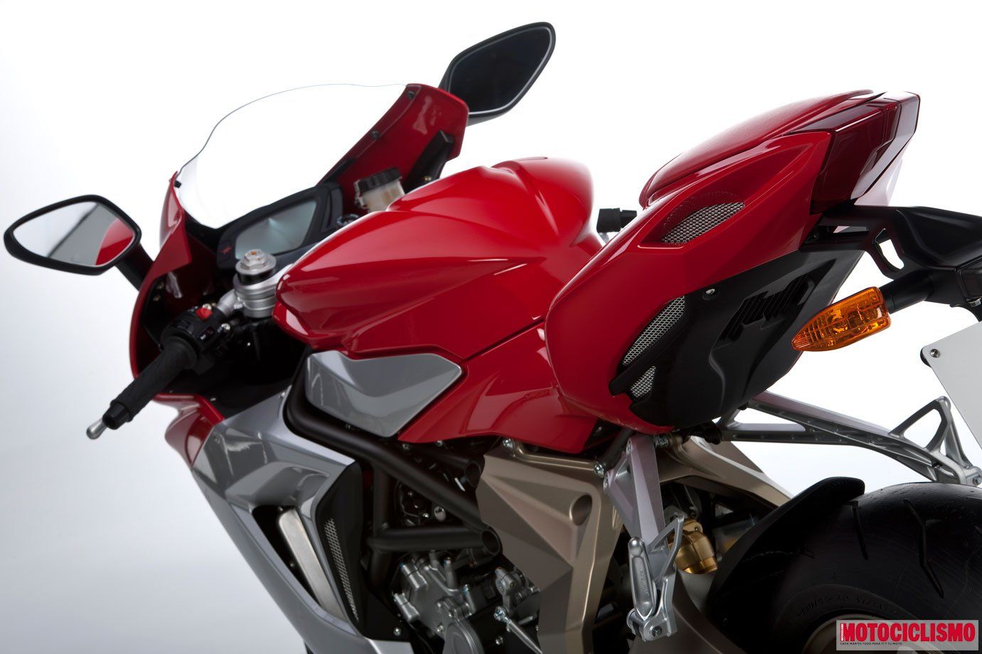 mv-agusta-f3-2011-14