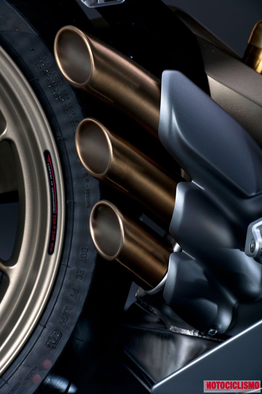 mv-agusta-f3-2011-22