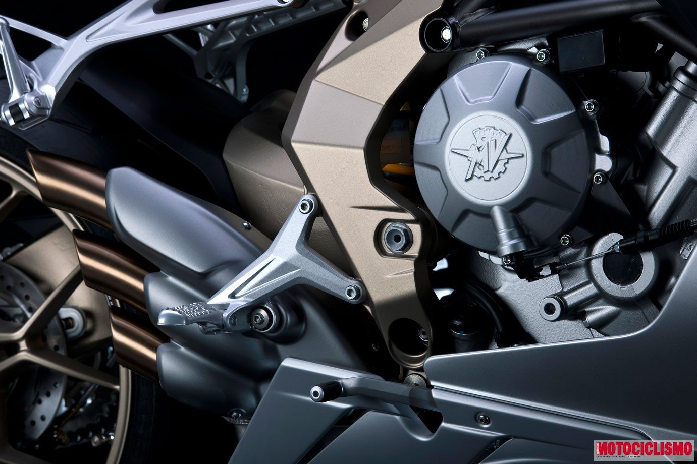 mv-agusta-f3-2011-21