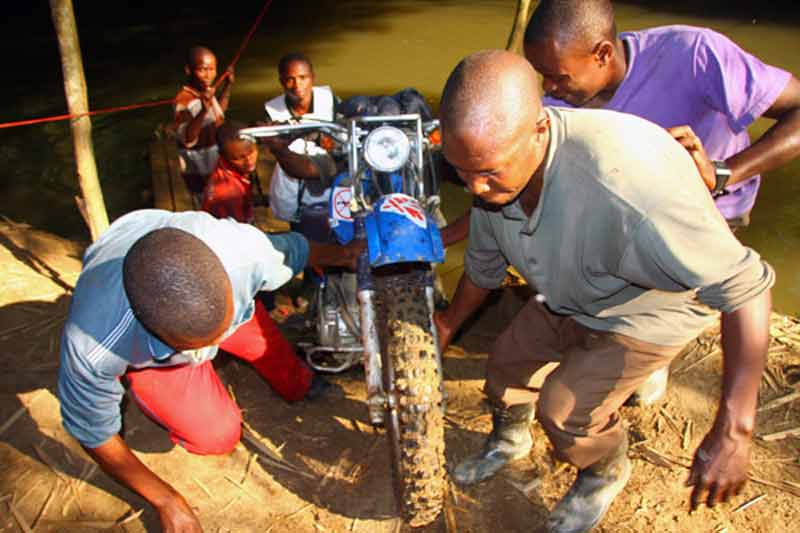medicos-sin-fronteras-motos-(2)