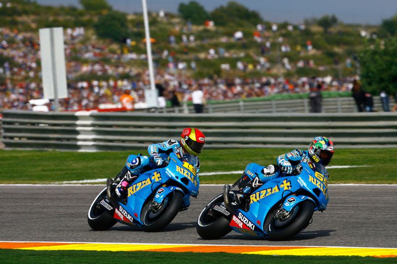 Compañero de equipo de Álvaro Bautista en Suzuki