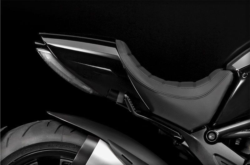 Ducati Diavel Cromo