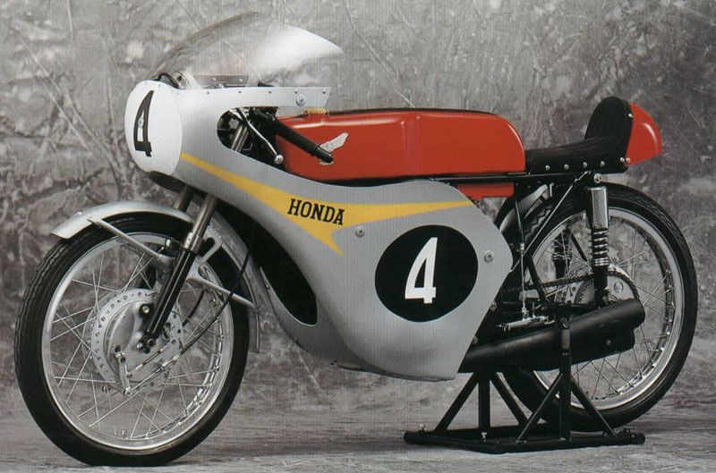 Honda RC146, una cuatro tiempos tetracilíndrica