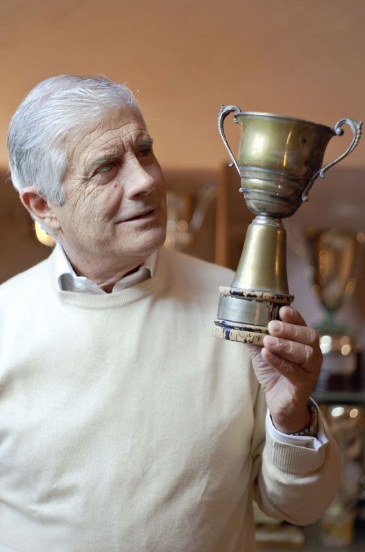 Agostini y su primer trofeo
