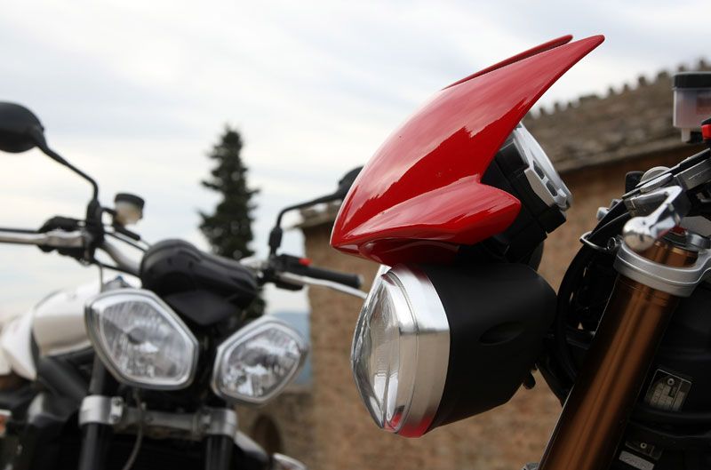 Comparativa Naked Triumph