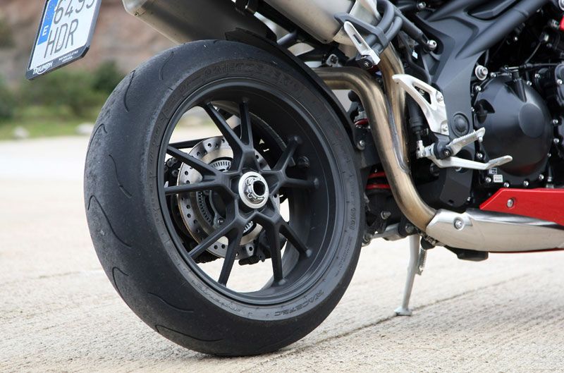 Comparativa Naked Triumph