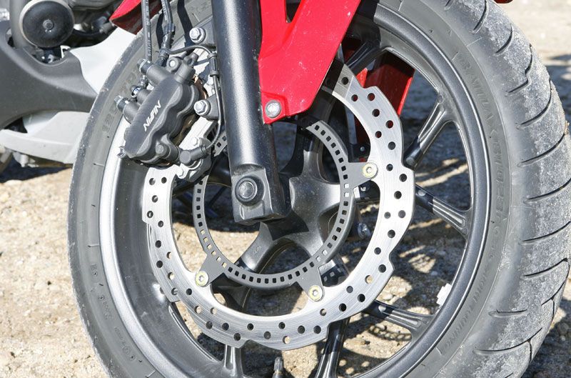Honda NC700X y Kawasaki Versys 650
