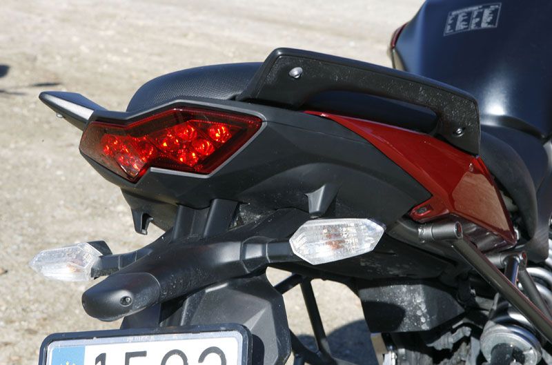 Honda NC700X y Kawasaki Versys 650