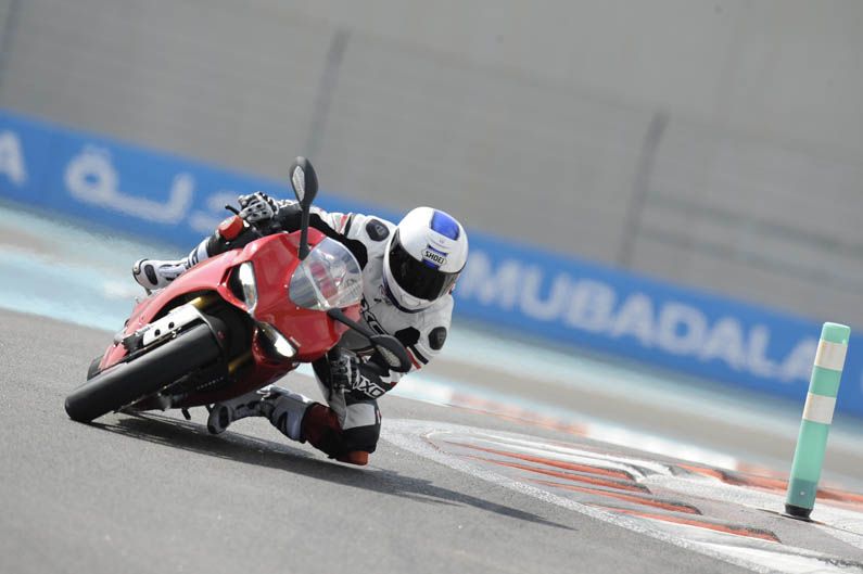 Ducati 1199 Panigale con Óscar Pena y Troy Bayliss