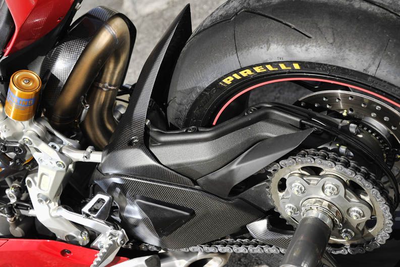 Ducati 1199 Panigale con Óscar Pena y Troy Bayliss