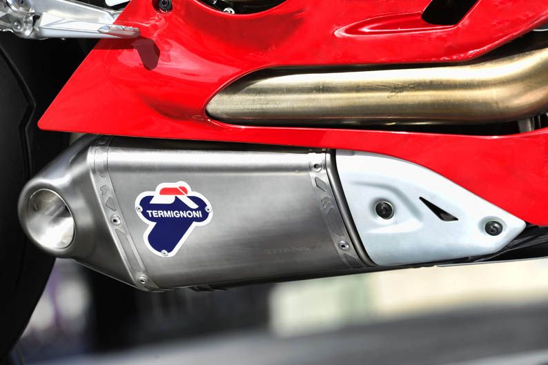 Ducati 1199 Panigale con Óscar Pena y Troy Bayliss