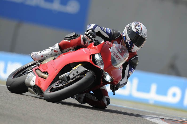 Ducati 1199 Panigale con Óscar Pena y Troy Bayliss