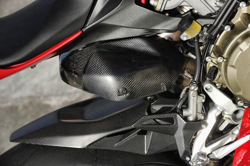 Ducati 1199 Panigale con Óscar Pena y Troy Bayliss