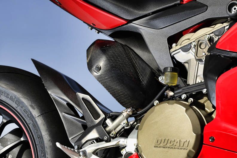 Ducati 1199 Panigale con Óscar Pena y Troy Bayliss