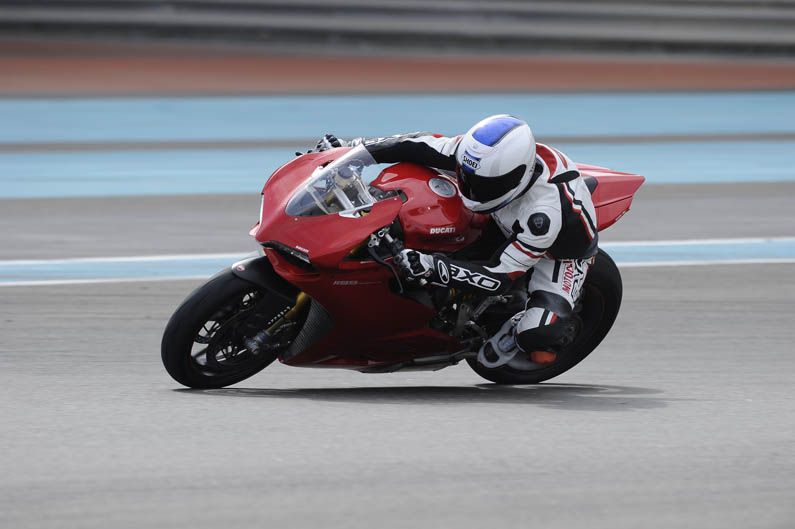 Ducati 1199 Panigale con Óscar Pena y Troy Bayliss