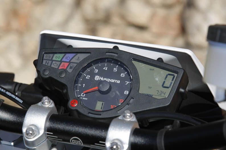 supermotard-prueba-husqvarna-ducati-aprilia-060312 (6)
