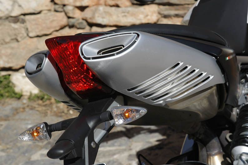 supermotard-prueba-husqvarna-ducati-aprilia-060312 (12)