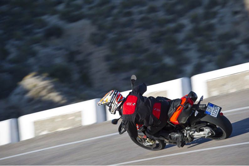 Aprilia Dorsoduro 1200 2012